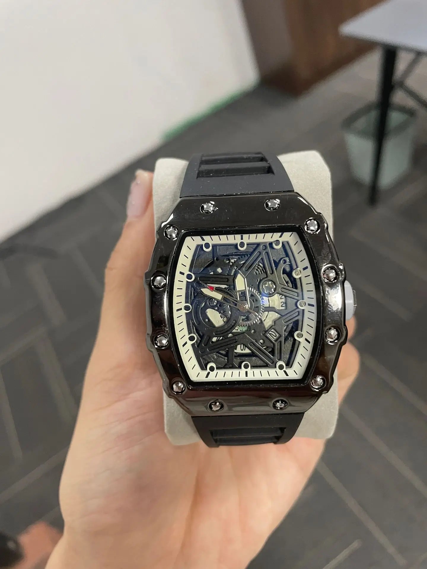 Men Watches Light Luxury Brand Domineering Beauty Trend  Pentagram Luminous Wine Barrel Shaped Male Fashion Quartz Clock Watch